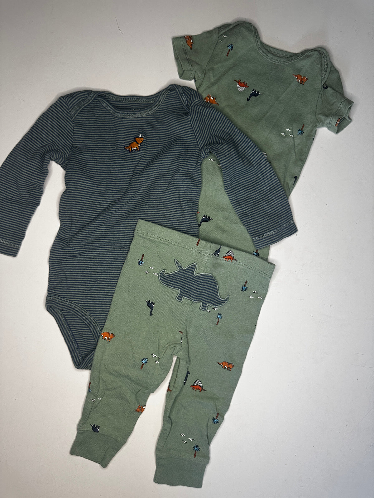 Seller #40 baby boy outfit bundle size 9 month