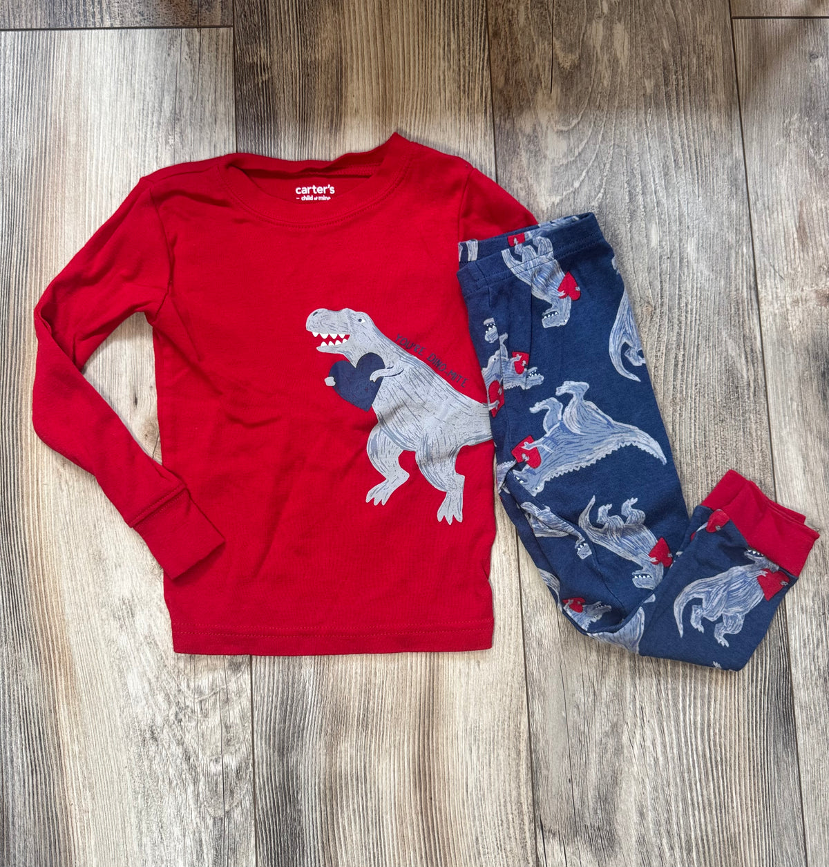 Seller #84 | EUC Valentine Dino 2T PJs