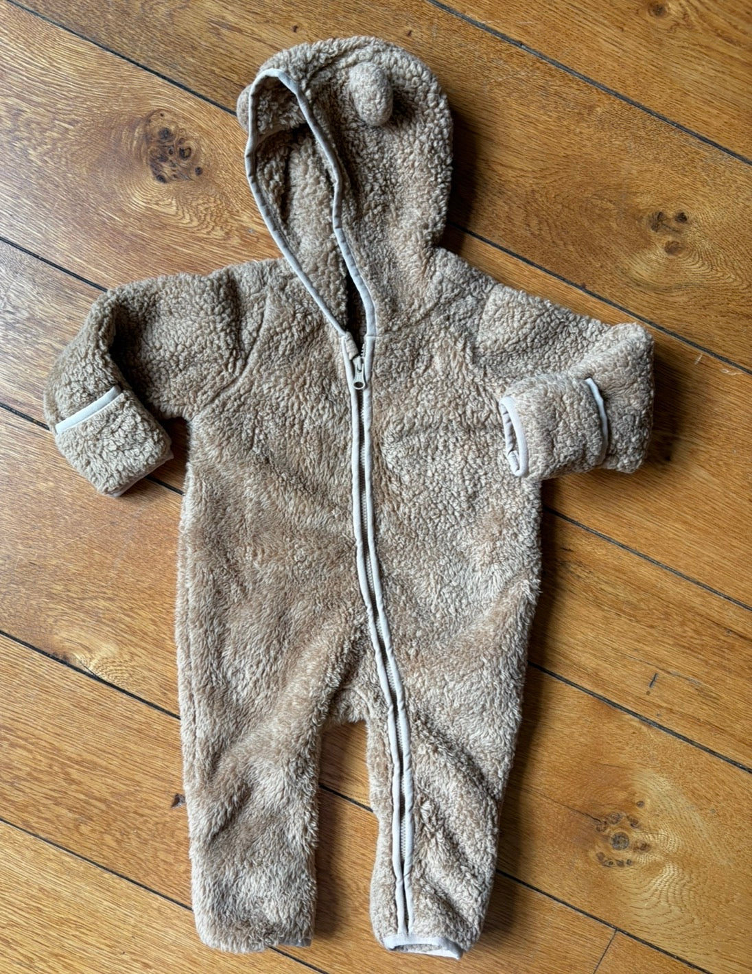 #22 Baby Gap boy bunting size 3-6 months