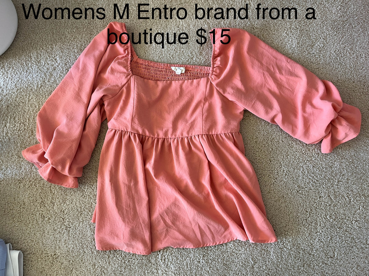 135 Women's or Juniors, Brand: Entro, boutique brand, LN, Size M