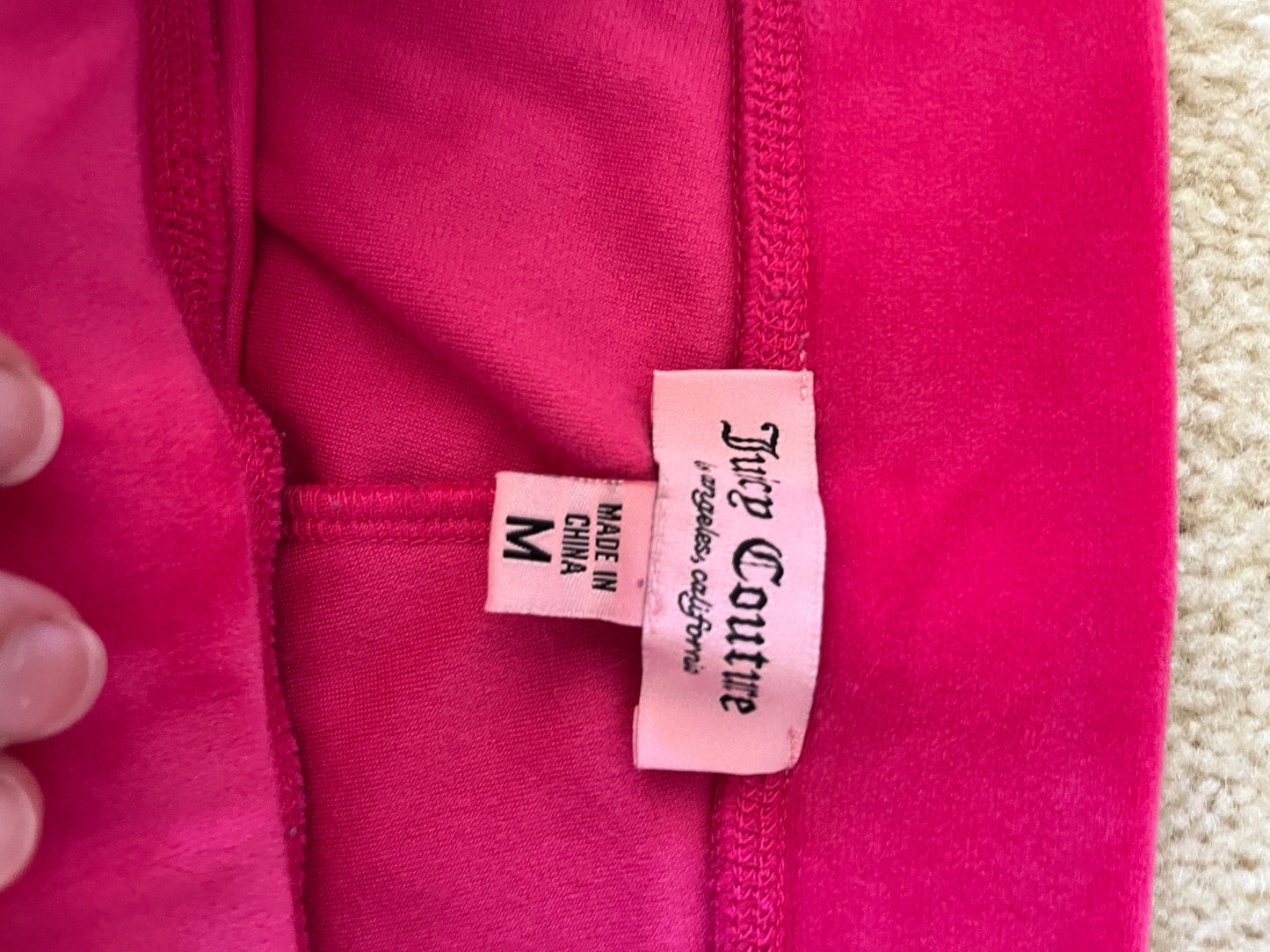 136 LN Juicy Coutre pink velour pants size Medium
