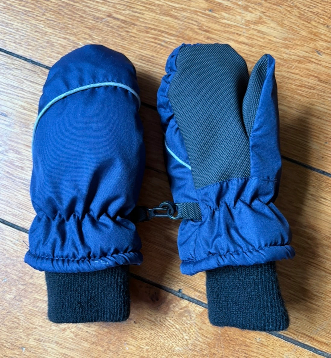 #22 Navy mittens waterproof Target 12-24mo ths