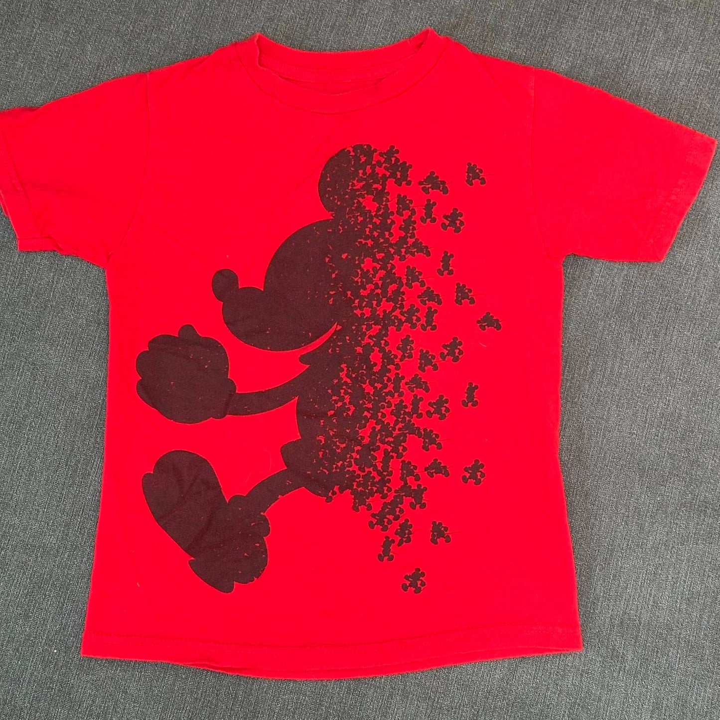 #186 Disney Mickey T-Shirt - size S (6) - VGUC