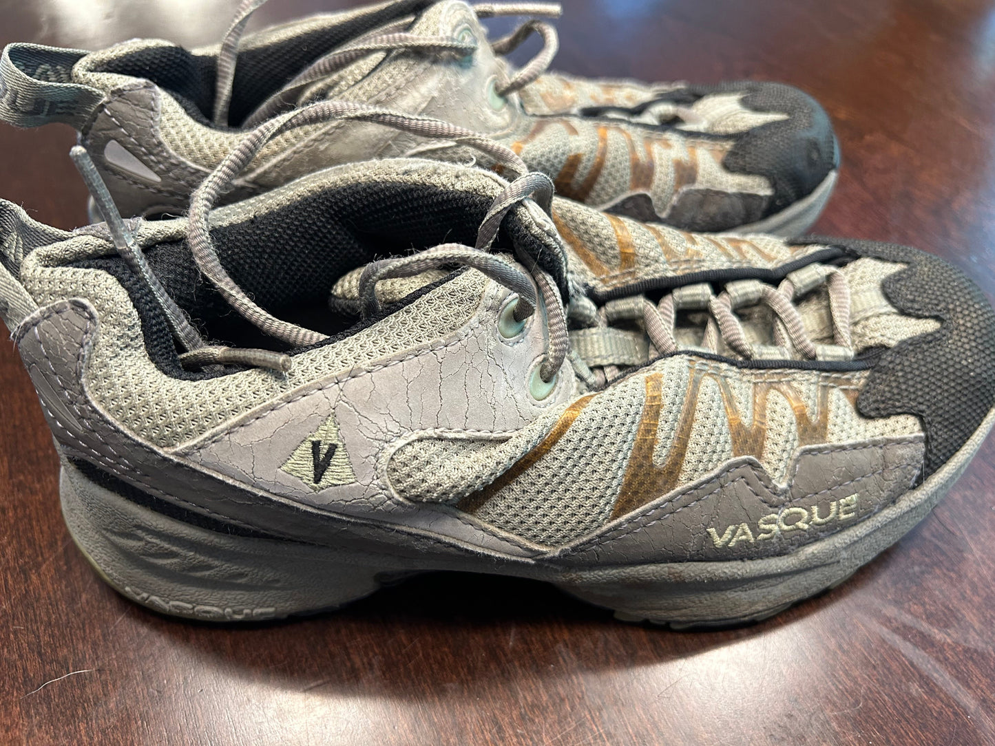 Reduced! Seller #18 Vasque hiking shoes women’s size 7