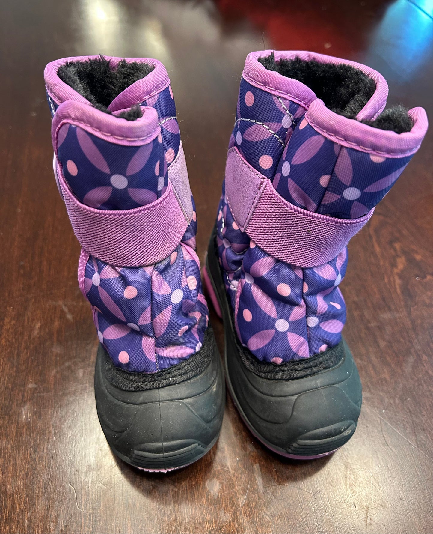 Reduced! Seller #18 Kamik boots toddler size 5