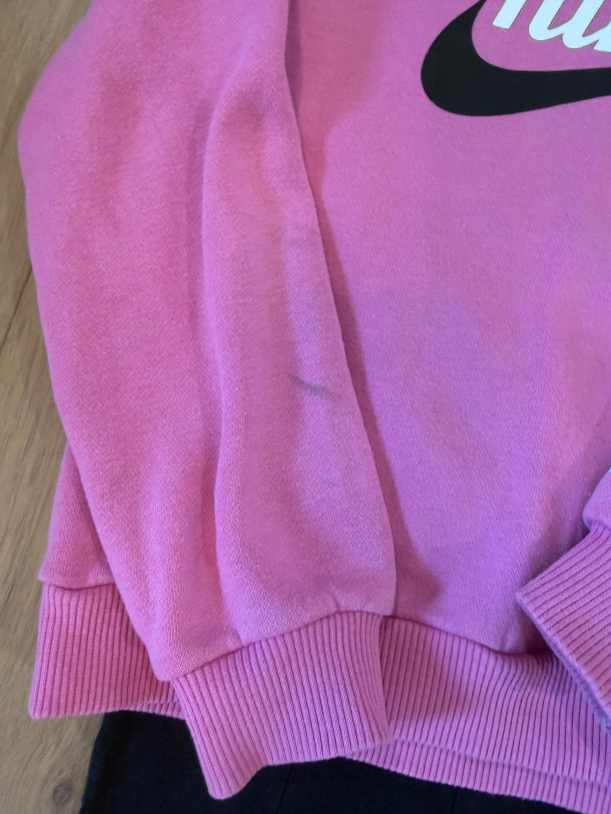 #21 • Girls • Nike• 4T • GUC