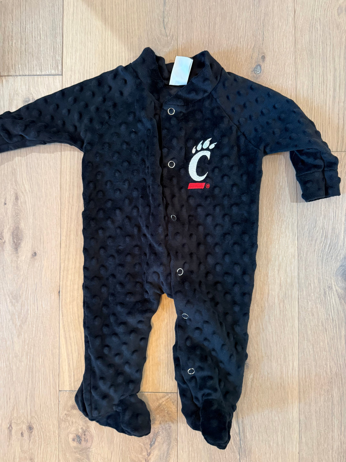 #21 • UC Bearcats • 3-6 months • EUC
