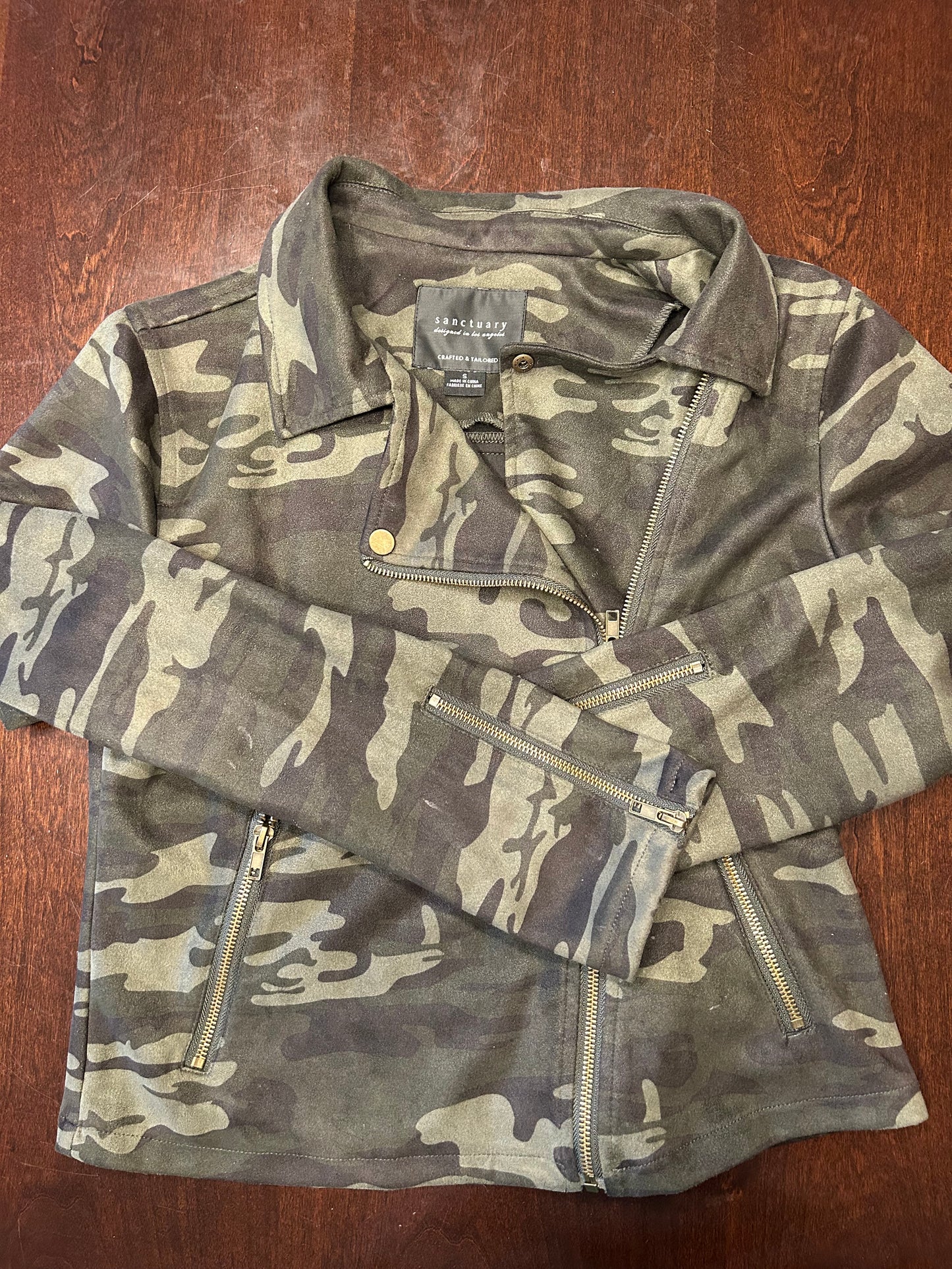 #18 Sanctuary camo jacket women’s S