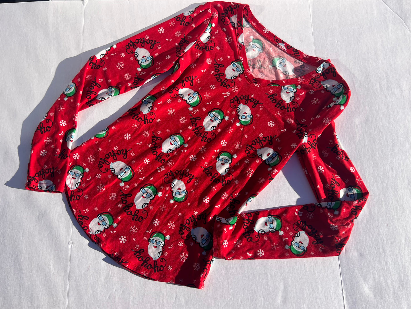 #78 Women's Small No Boundaries santa top