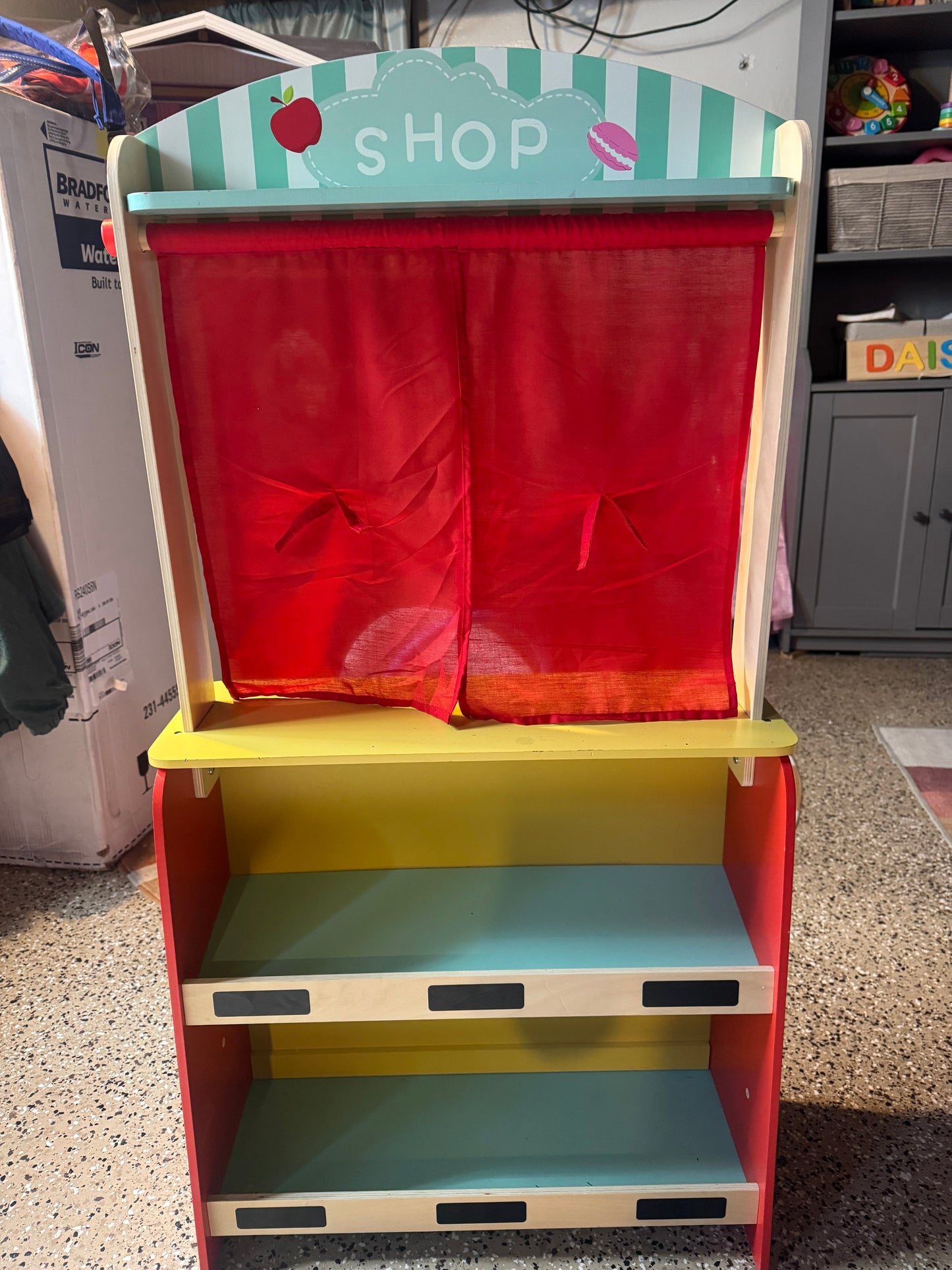 Seller 108 Melissa and Doug Double Sided Puppet Theatre and Shop EUC/NWOB