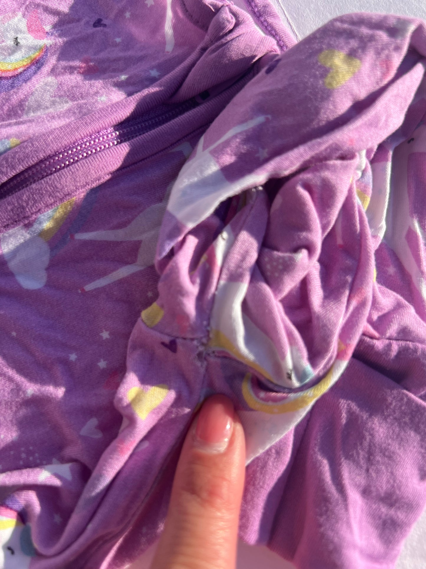 #78 girls 12-18m Little sleepies unicorn zippy