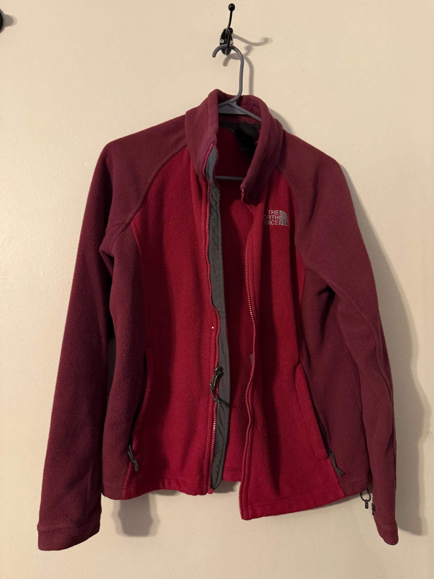 REDUCED Seller #66 Women’s Medium Berry Northface