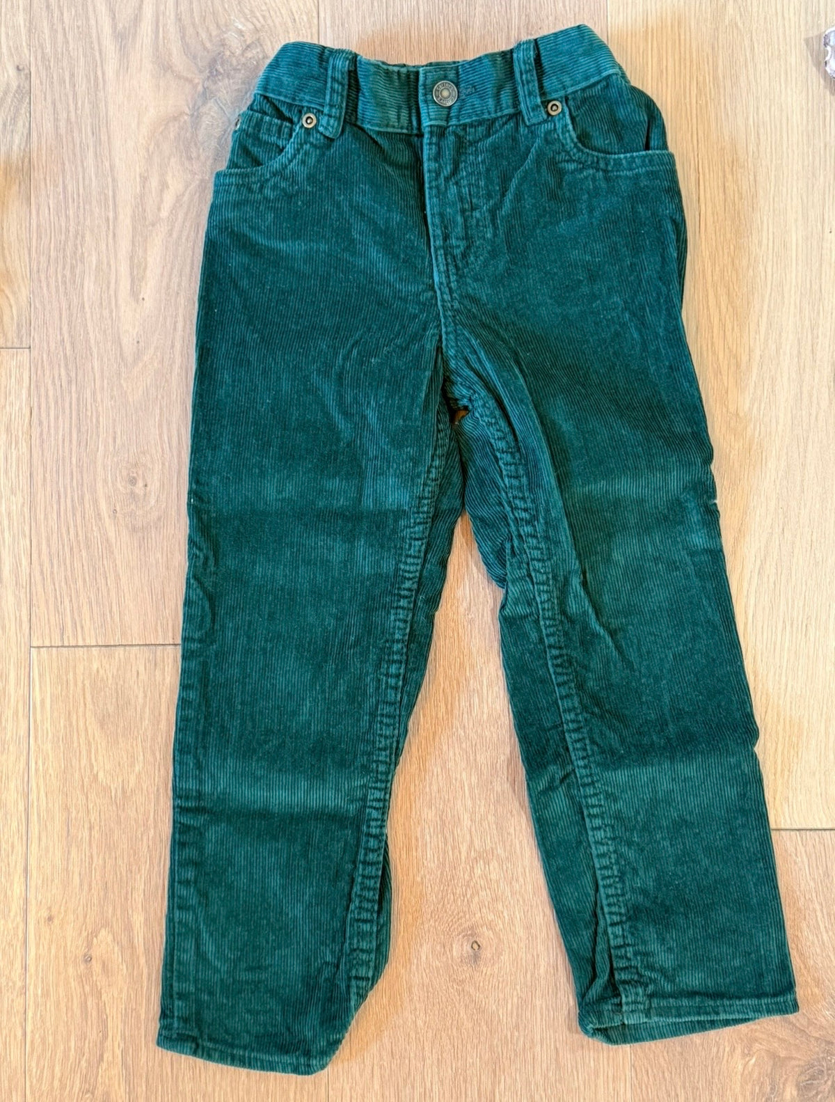 #21 • Boys • Carter's • 4T • EUC