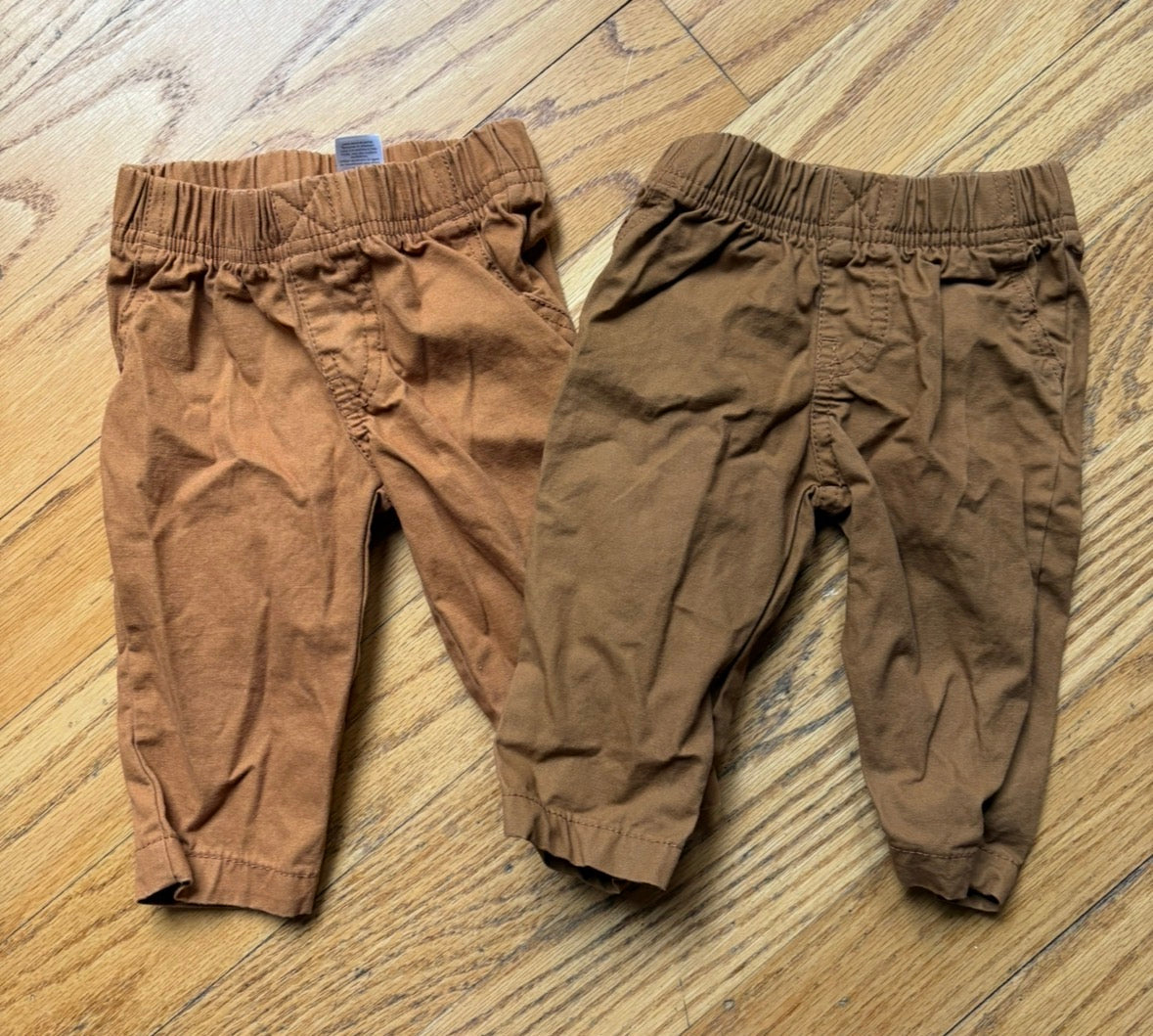 #22 Carter’s boys khaki pants size 6m