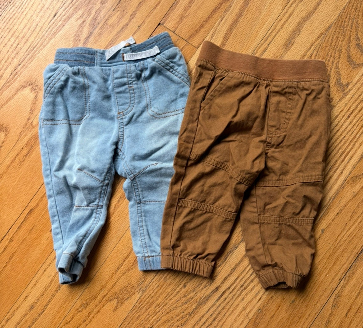 #22 Boys khaki pants and jeans 6-9m