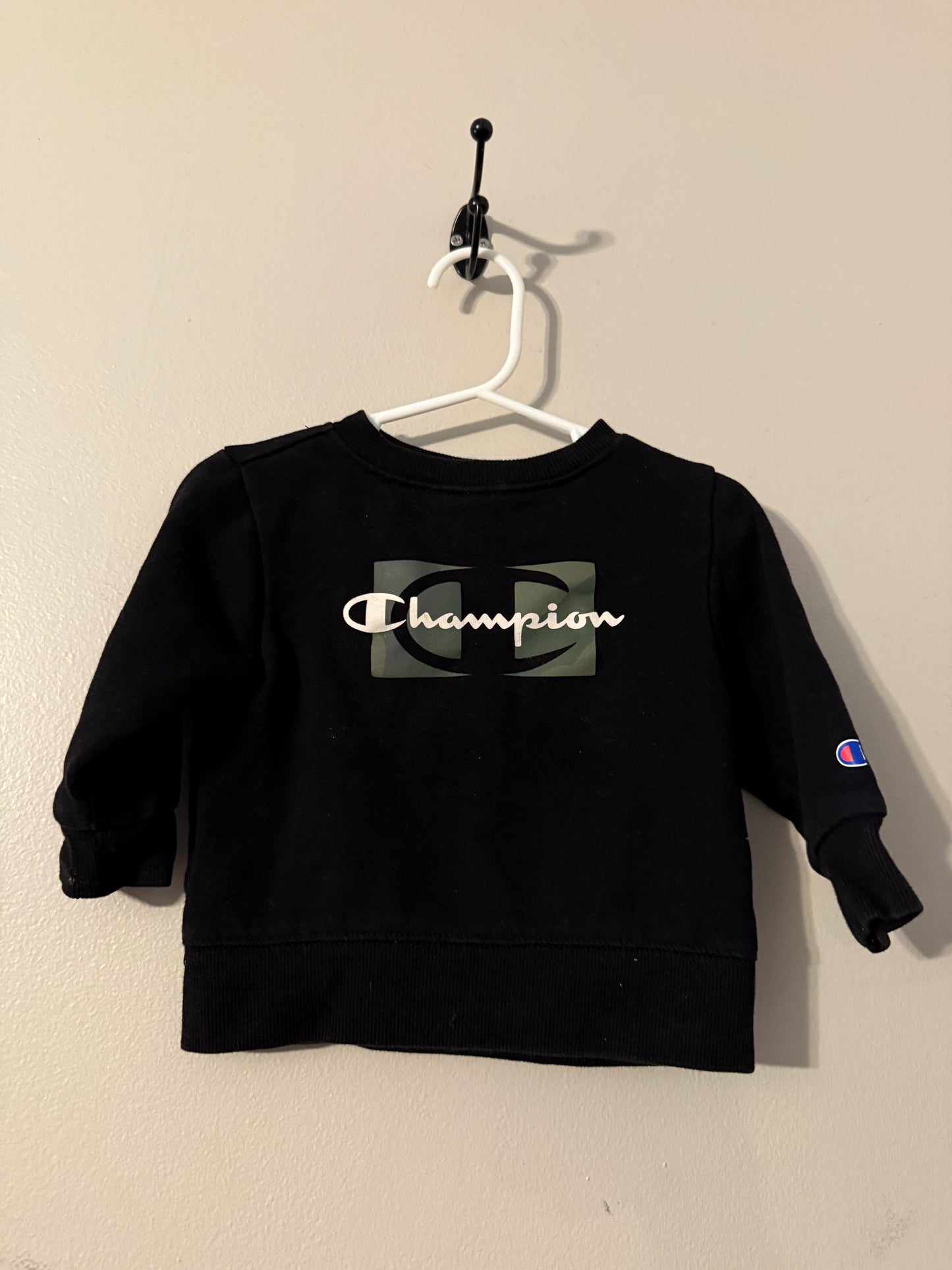 Seller #66 Boys 18 Mo Champion Crewneck