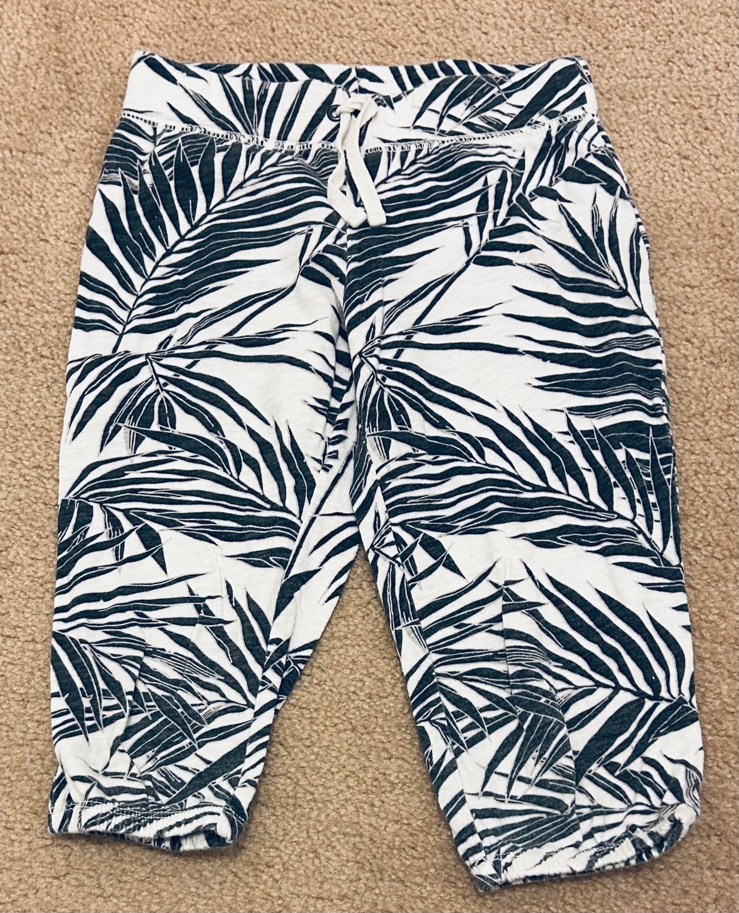 #15 Gap 8 Capris