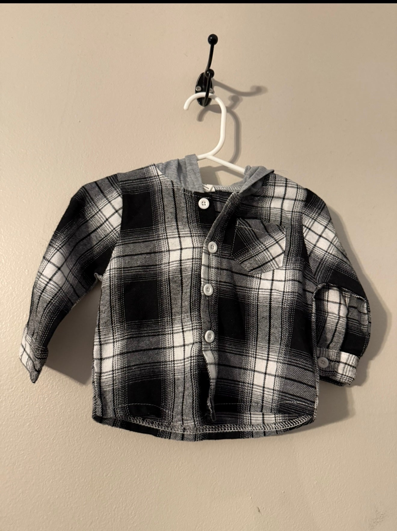 Seller #66 Boys SHEIN 6-9 Month Hooded Flannel
