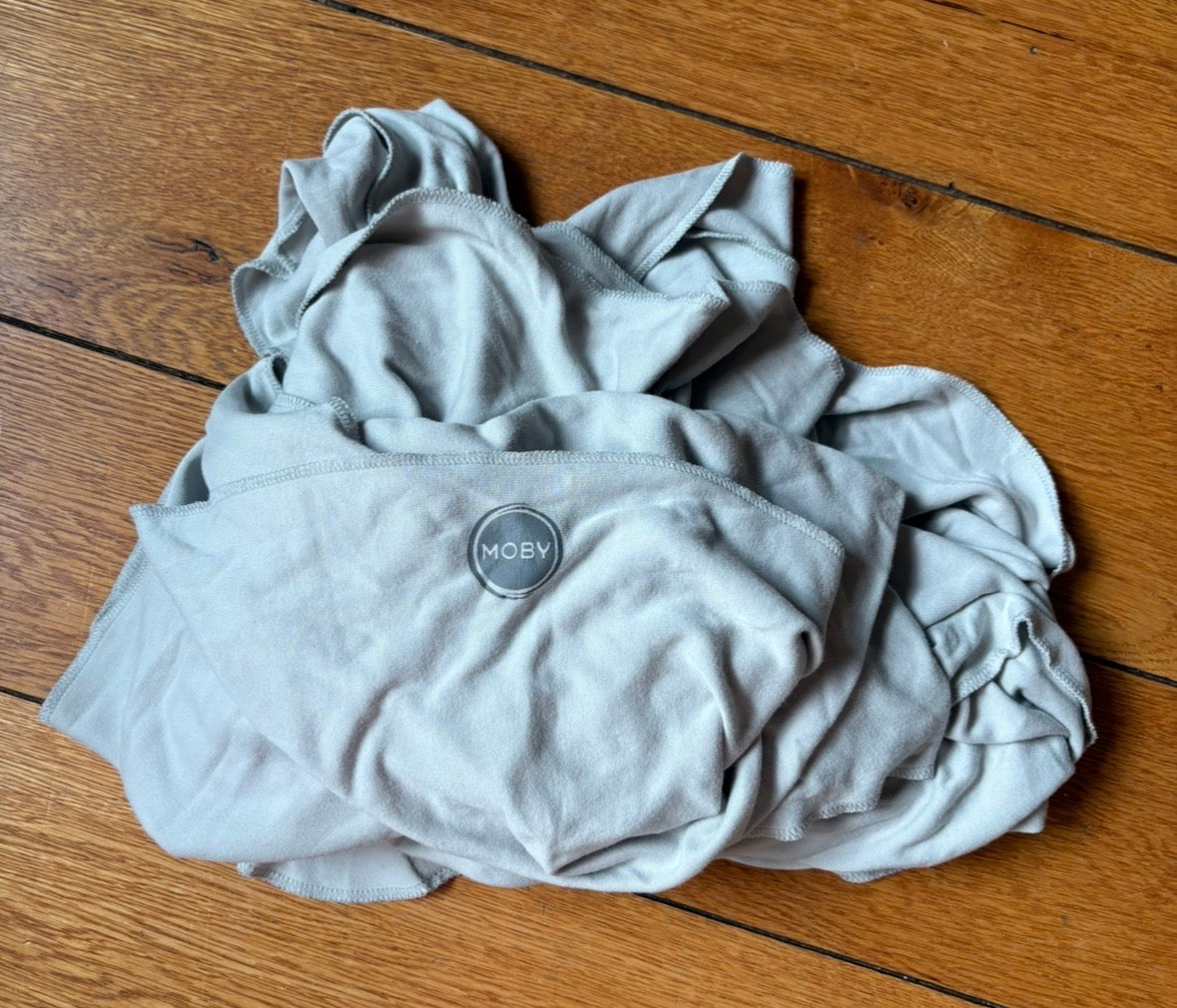 #22 Moby gray wrap
