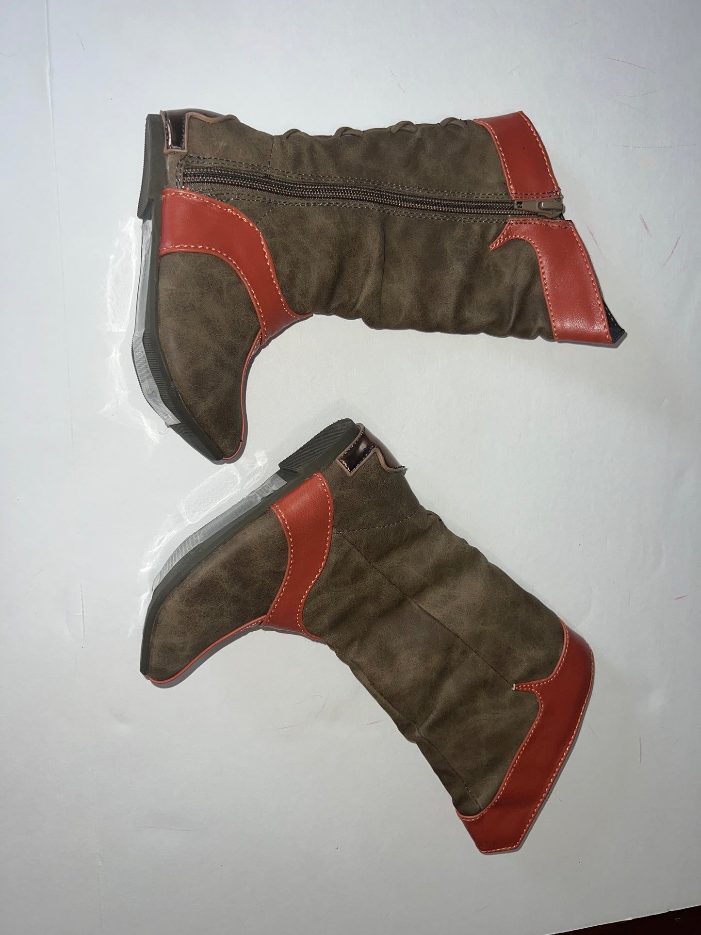 #78 Disney Raya boots size 7/8