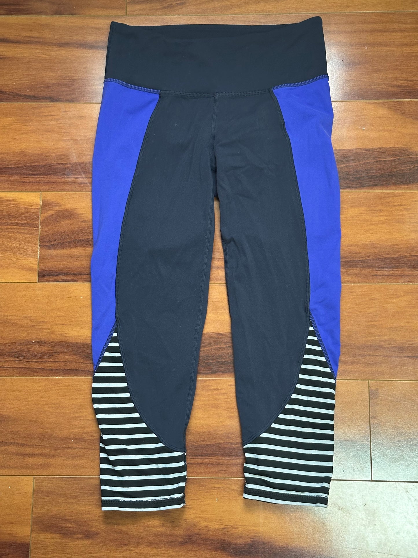 #186 Athleta High-Rise Flow Stripe Capri - Women's S - VGUC