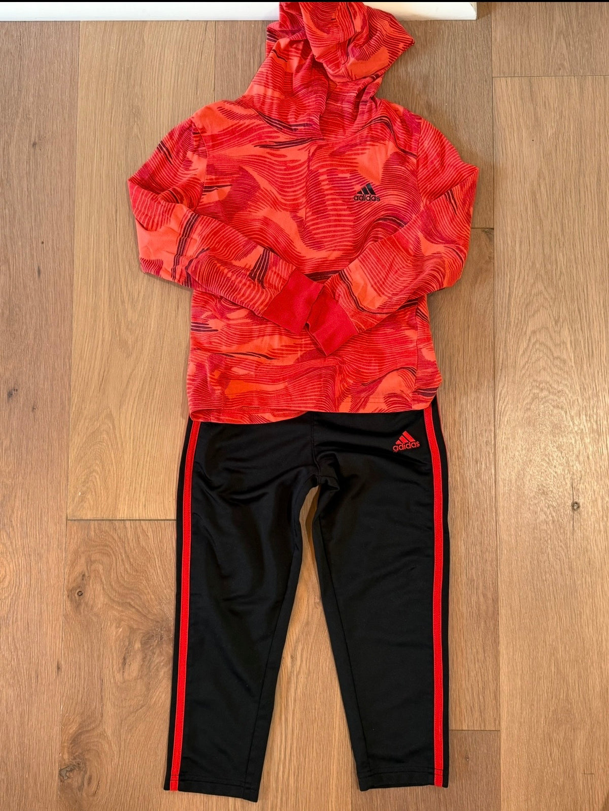 #21 • Boys • Adidas • 5 • VGUC