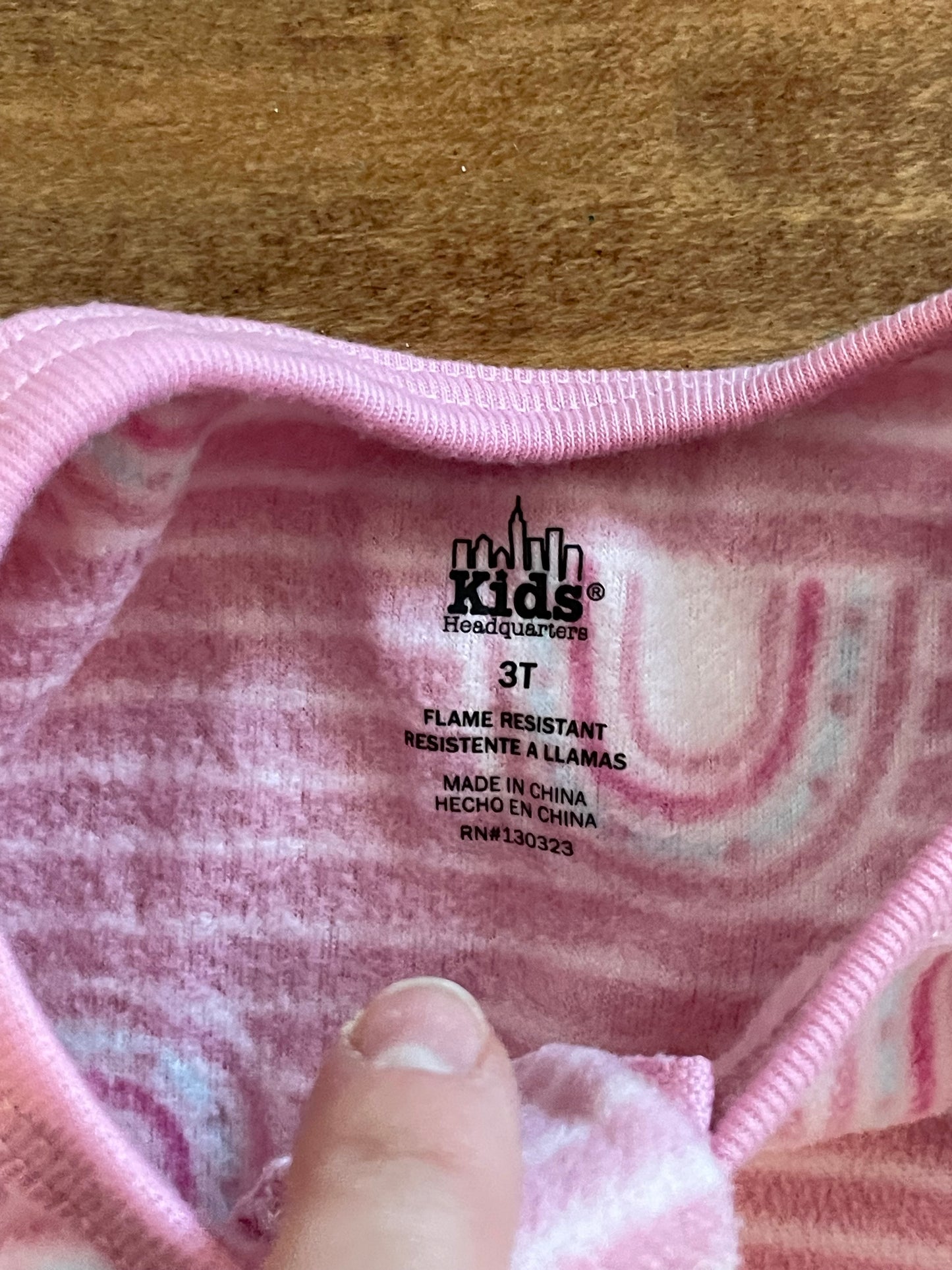 #199 Girls fuzzy Dino pajamas size 3 EUC