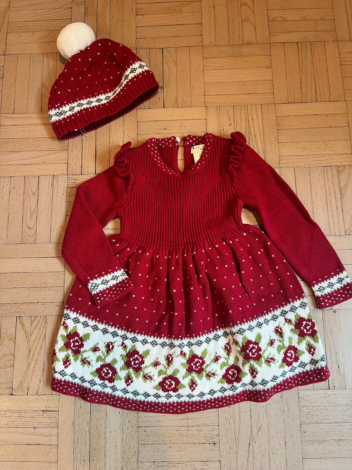 #195 EUC Girls 18 month holiday dress with matching hat