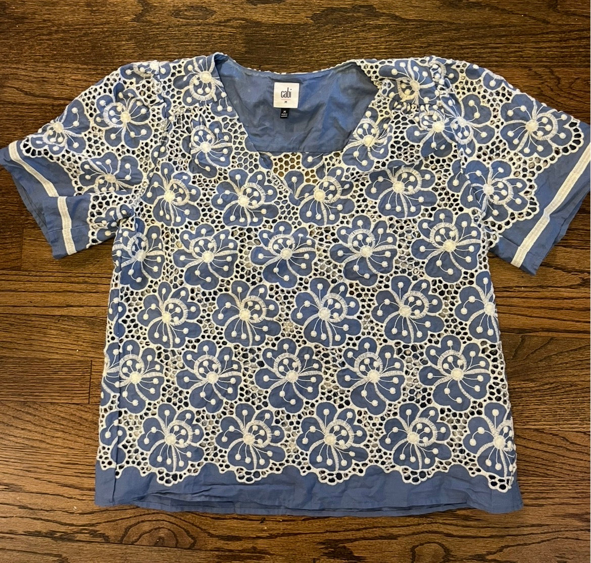 #7 Cabi women’s medium blue top