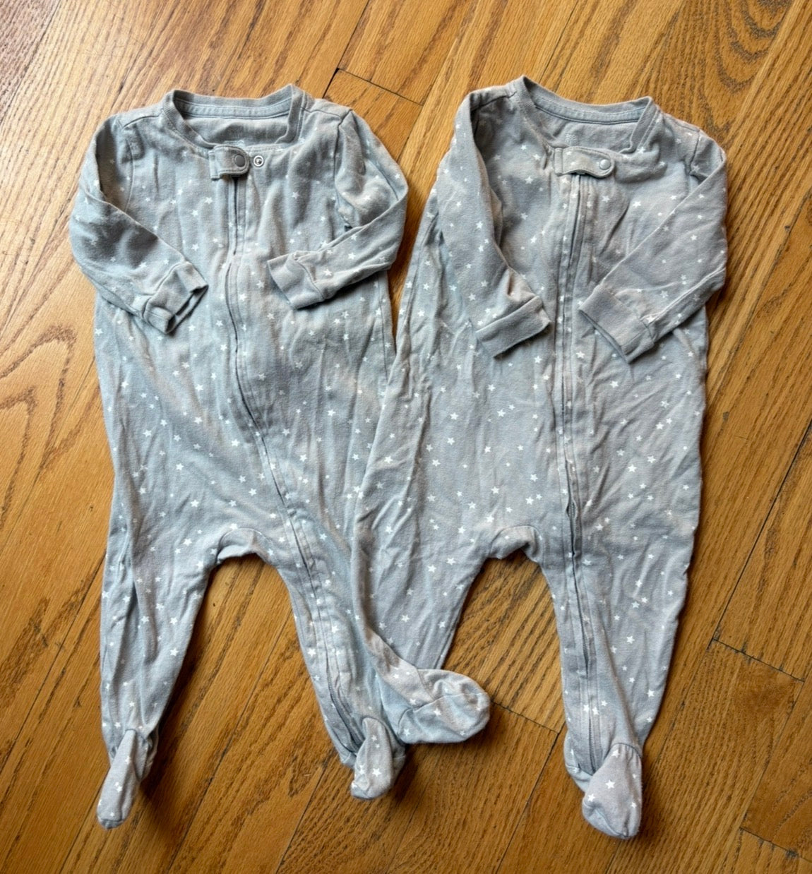#22 Baby Gap organic 3-6 m star sleepers