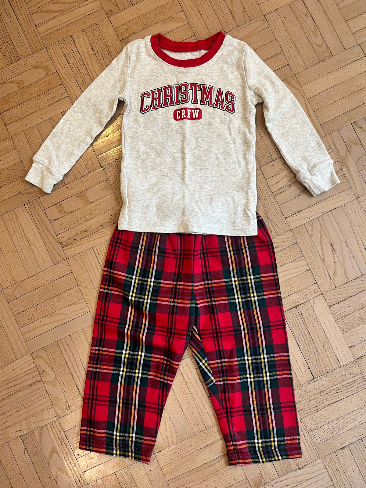 #195 Children’s Place EUC 18 to 24 month Christmas Pajamas