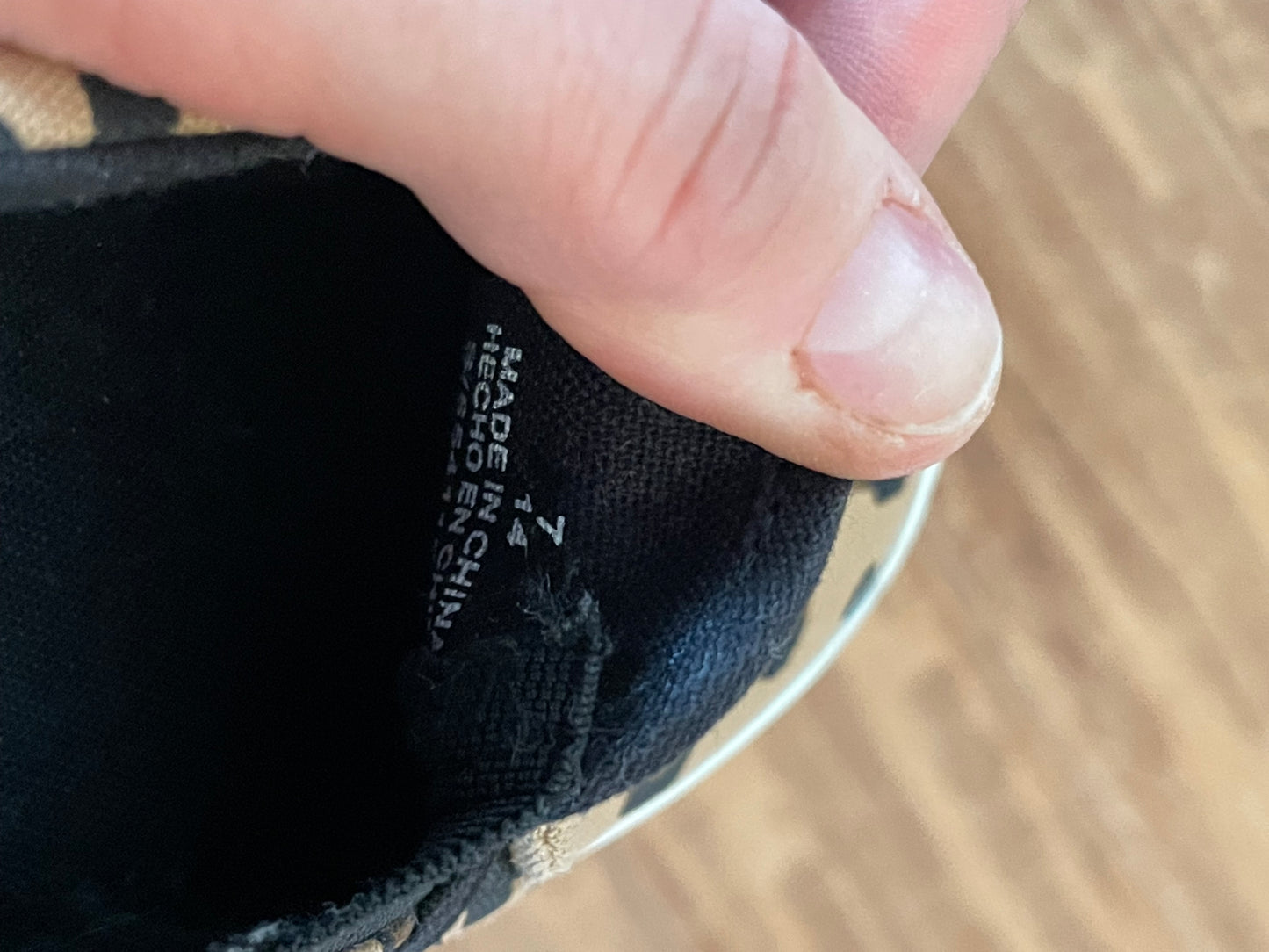 #199 Girls old navy leopard slip on shoes size 7 EUC