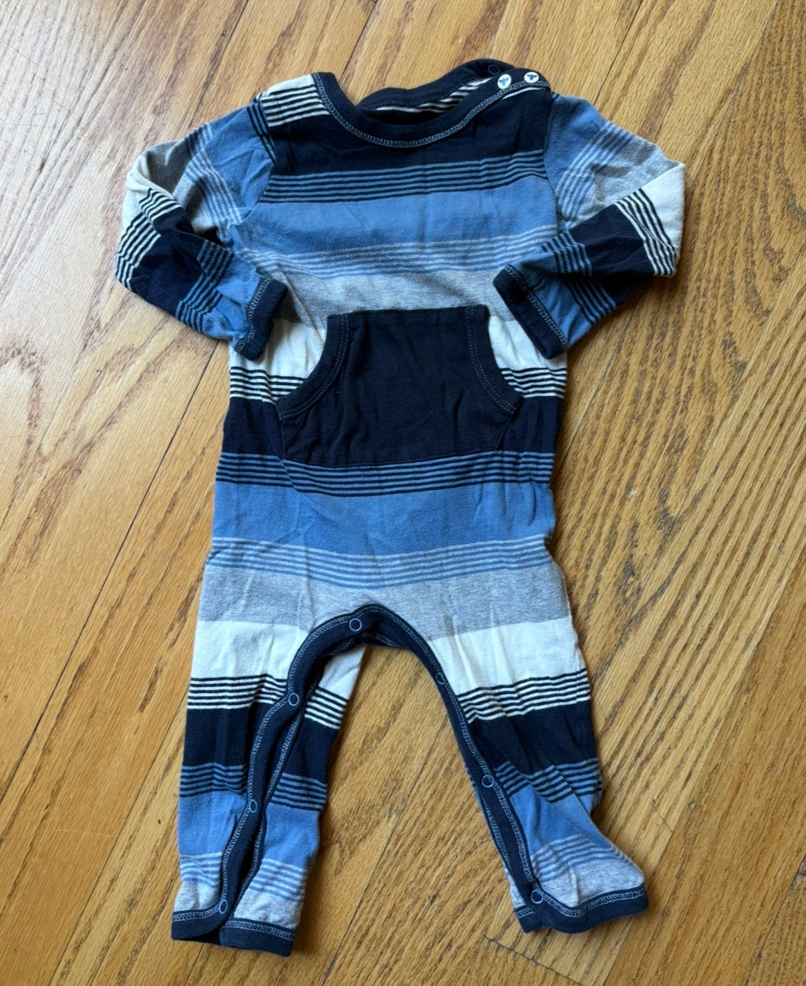 #22 Burt’s Bees boy blue striped romper 6-9m