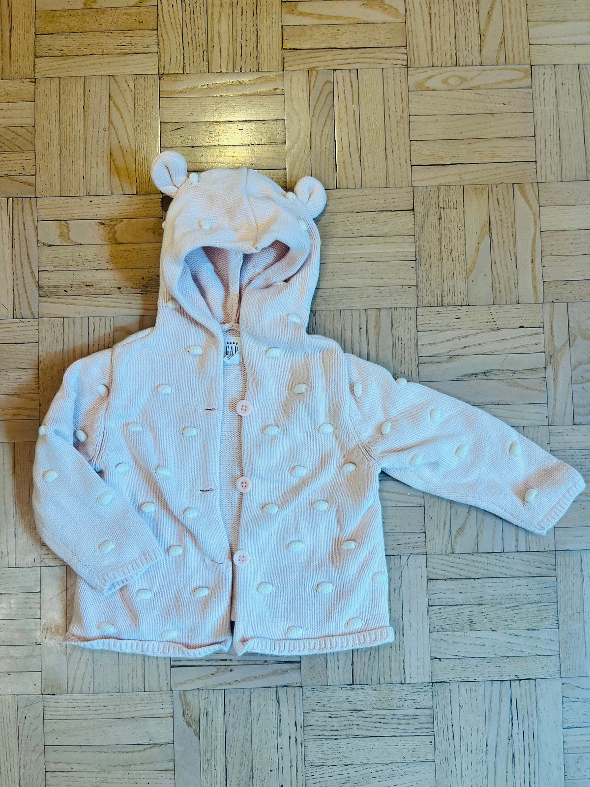 #195 Girls 6-12 month Baby Gap bundle (three outfits and sweater)