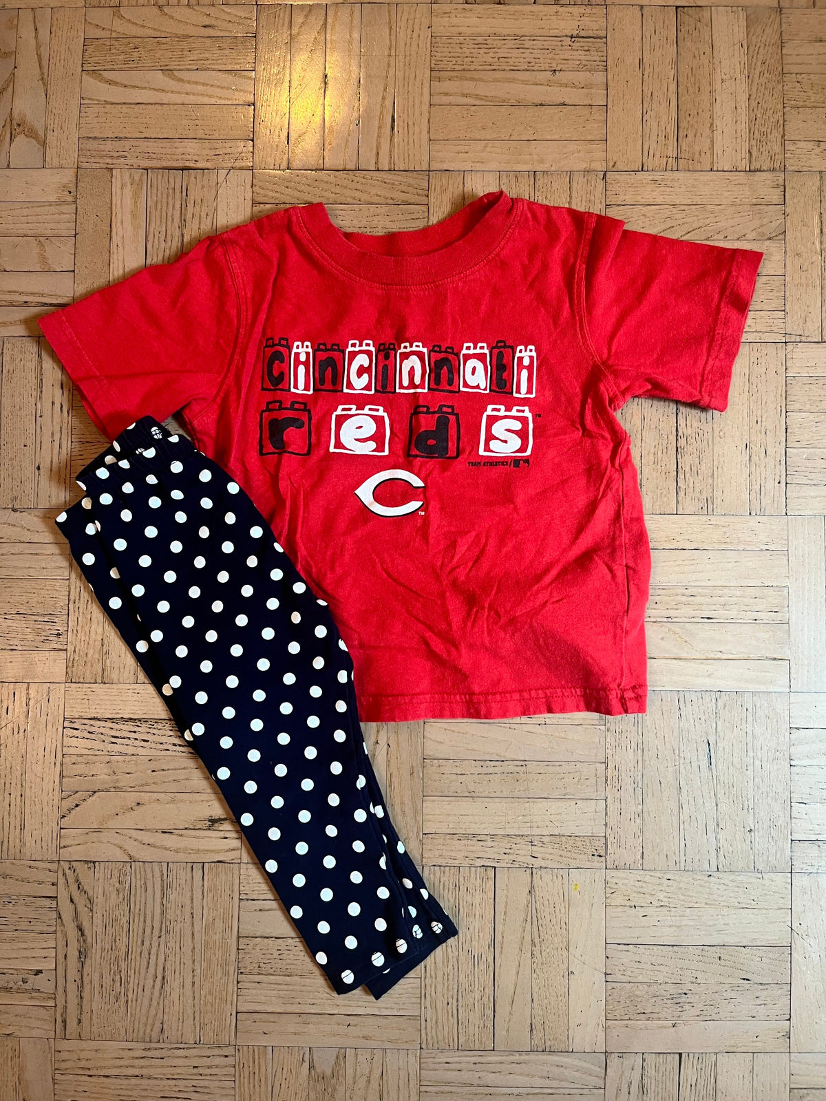 #195 Cincinnati Reds 24 month/2T T-shirt with pants