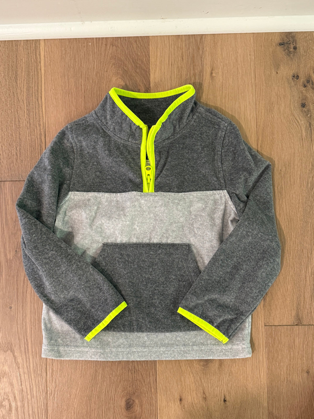 #21 • Boys • Osh Kosh • 5T • NWOT