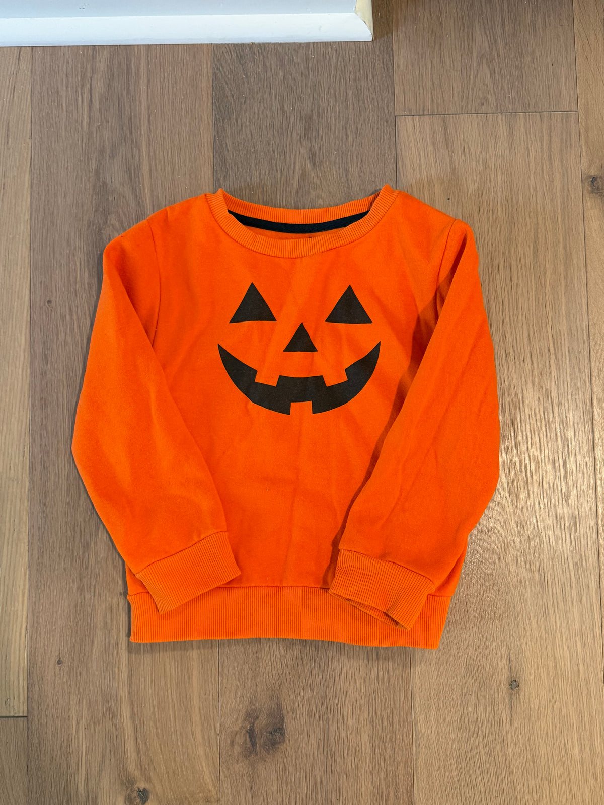 #21 • Boys • Pumpkin Sweatshirt • 4T • VGUC