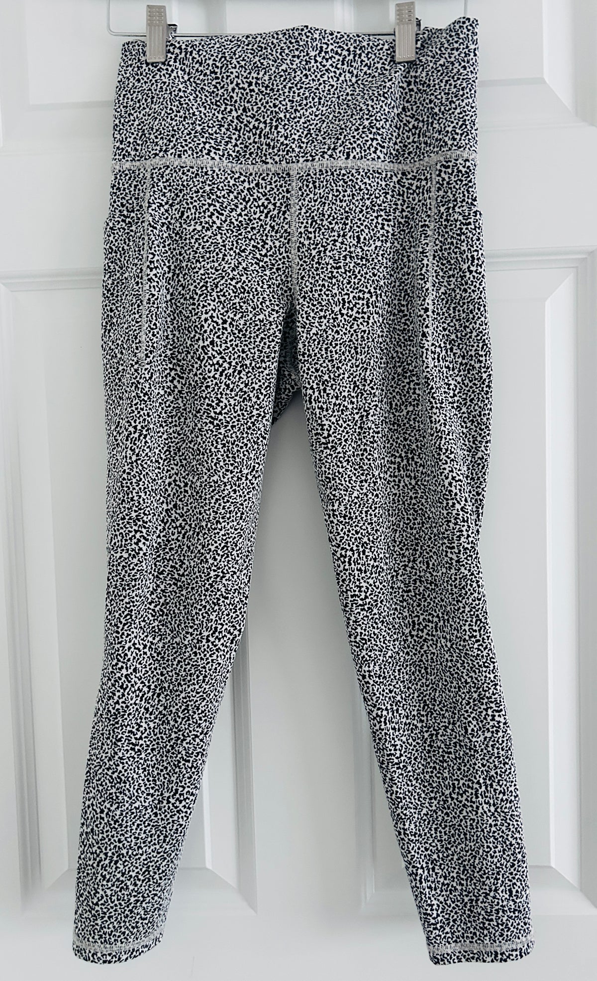 #15 Athleta Small Salutation Stash Pocket II Textured Tights