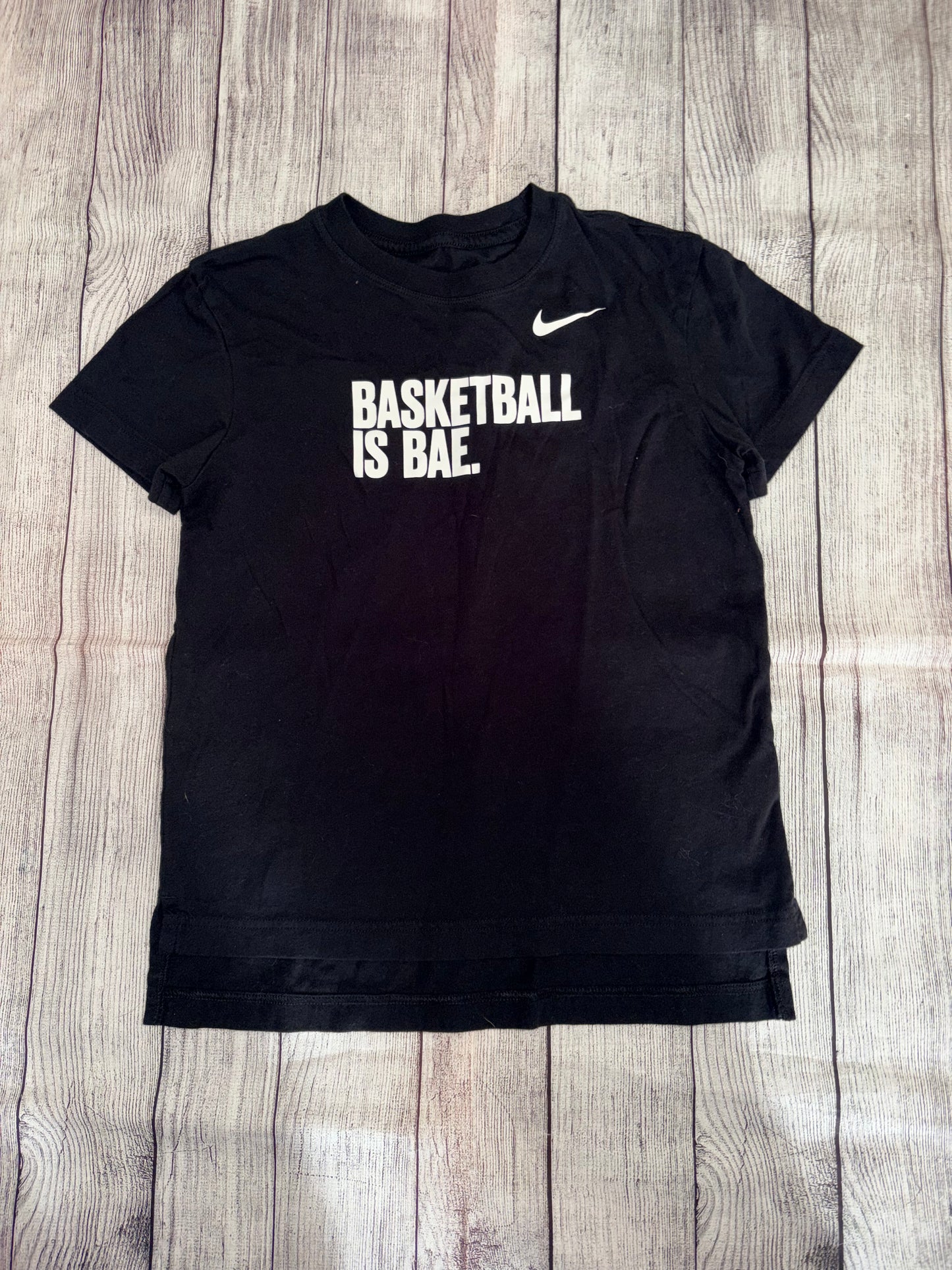 Seller 122 Nike Medium Youth Boys Tee