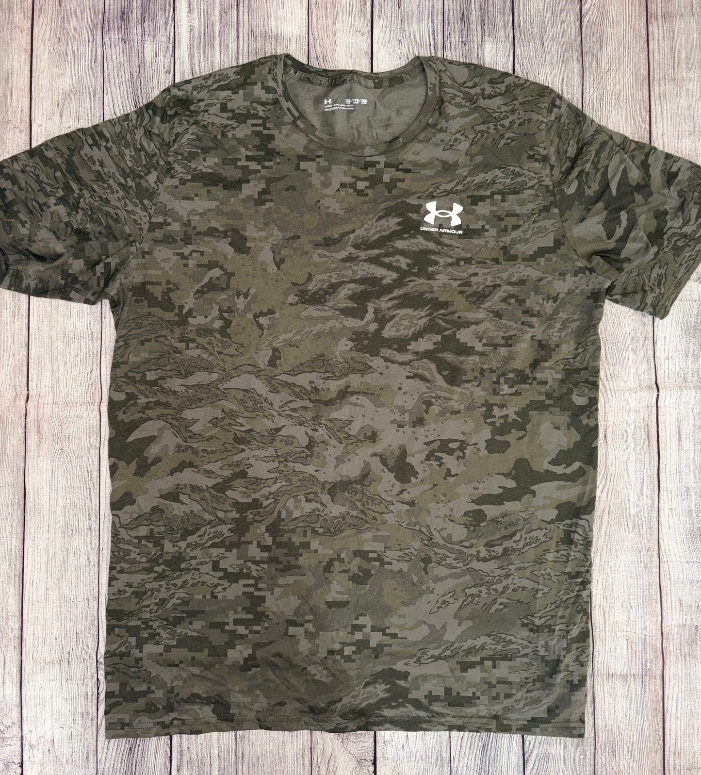 Seller 122 Under Armour Men’s 3XL Camo Tee