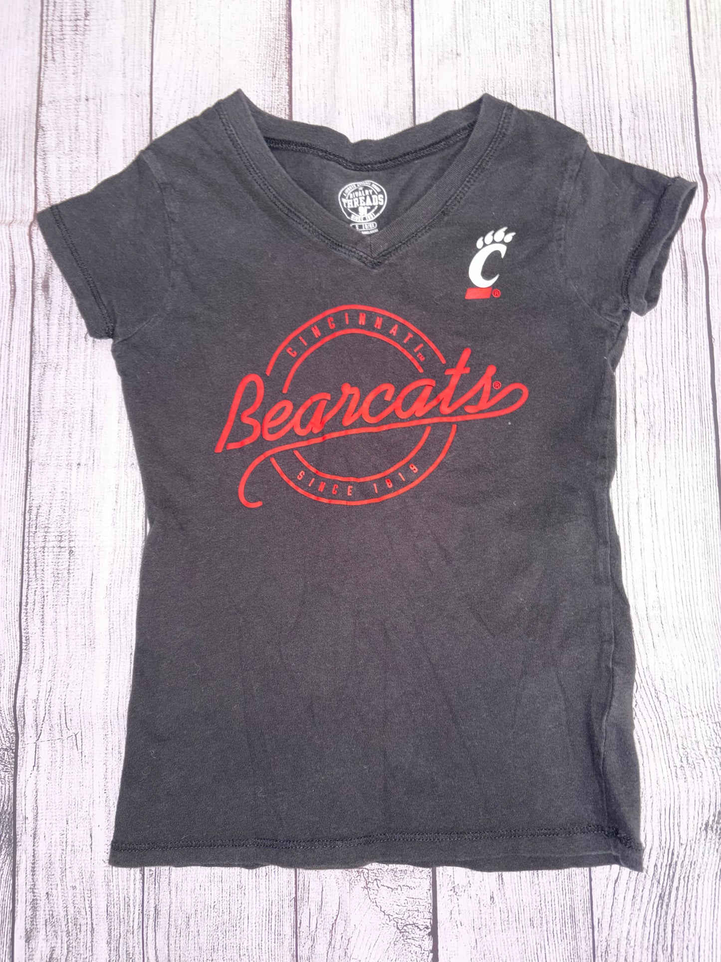 Seller 122 Rivalry thread UC 6/6X girls tee