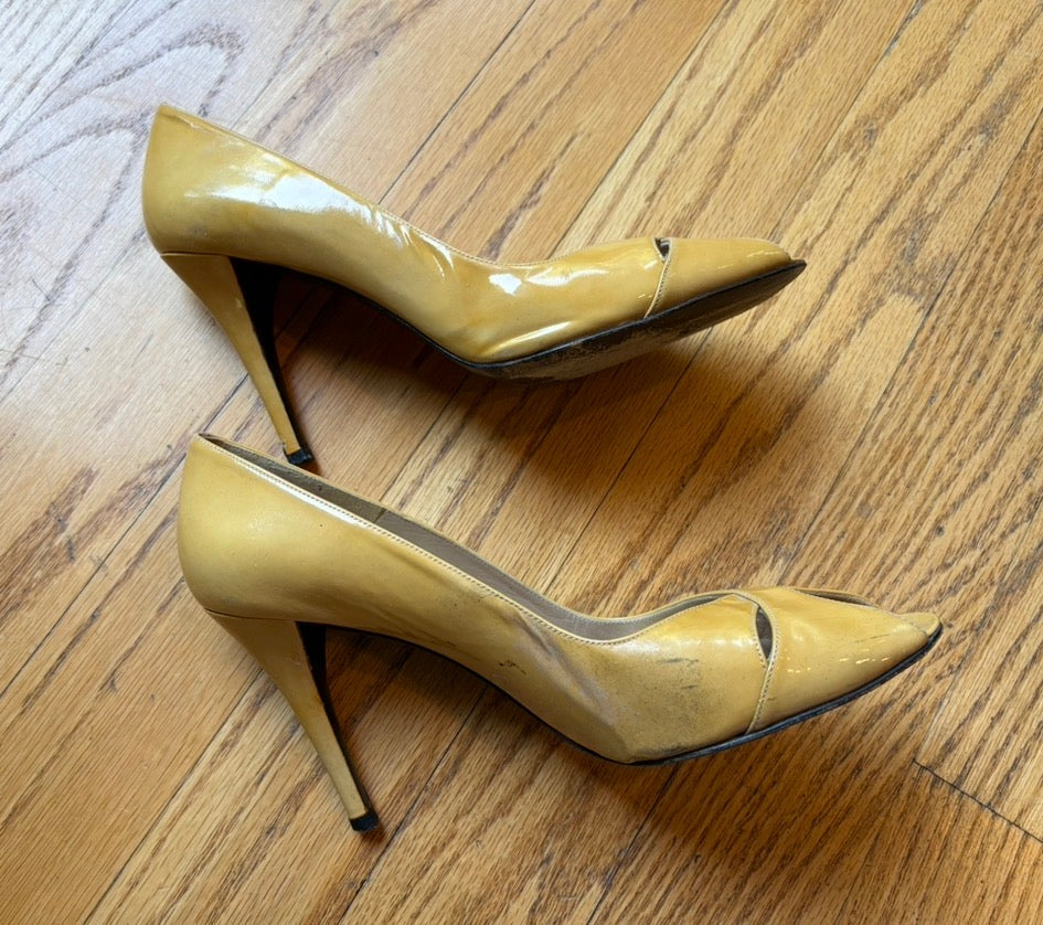 #22 Women’s size 10 Stuart Weitzman nude patent leather heels