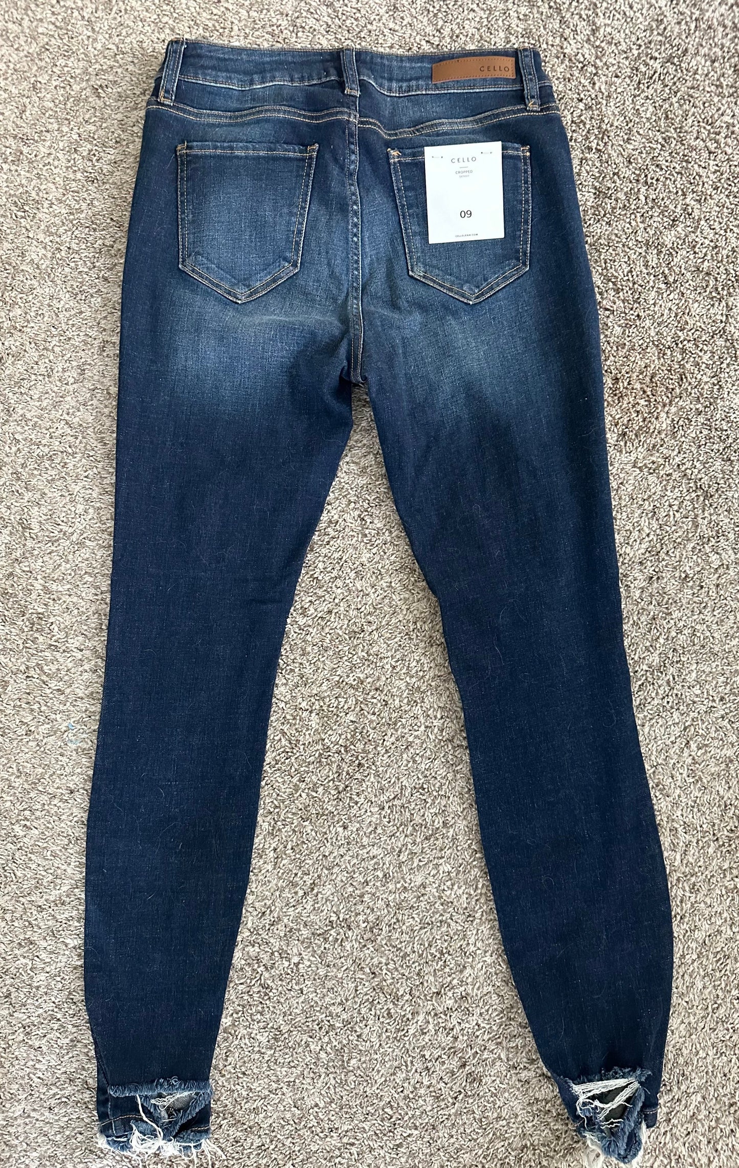 #77 NWT Cello Brand Skinny Jeans, Women’s 9