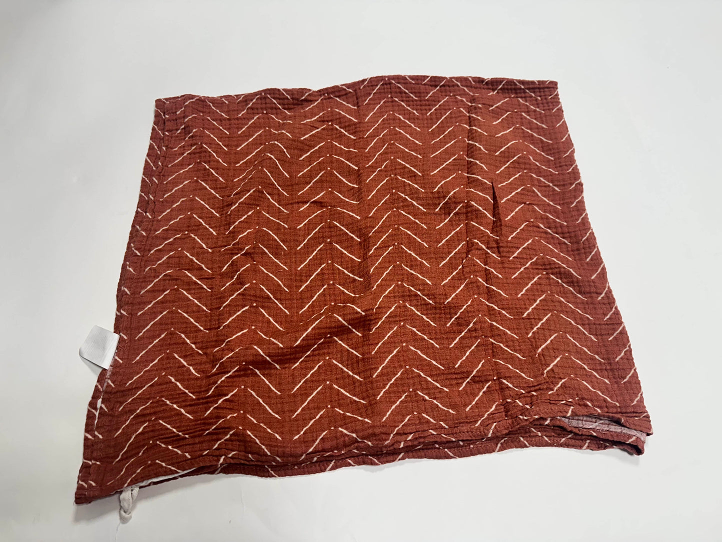 #87 Itzy Ritzy Muslin nursing cover