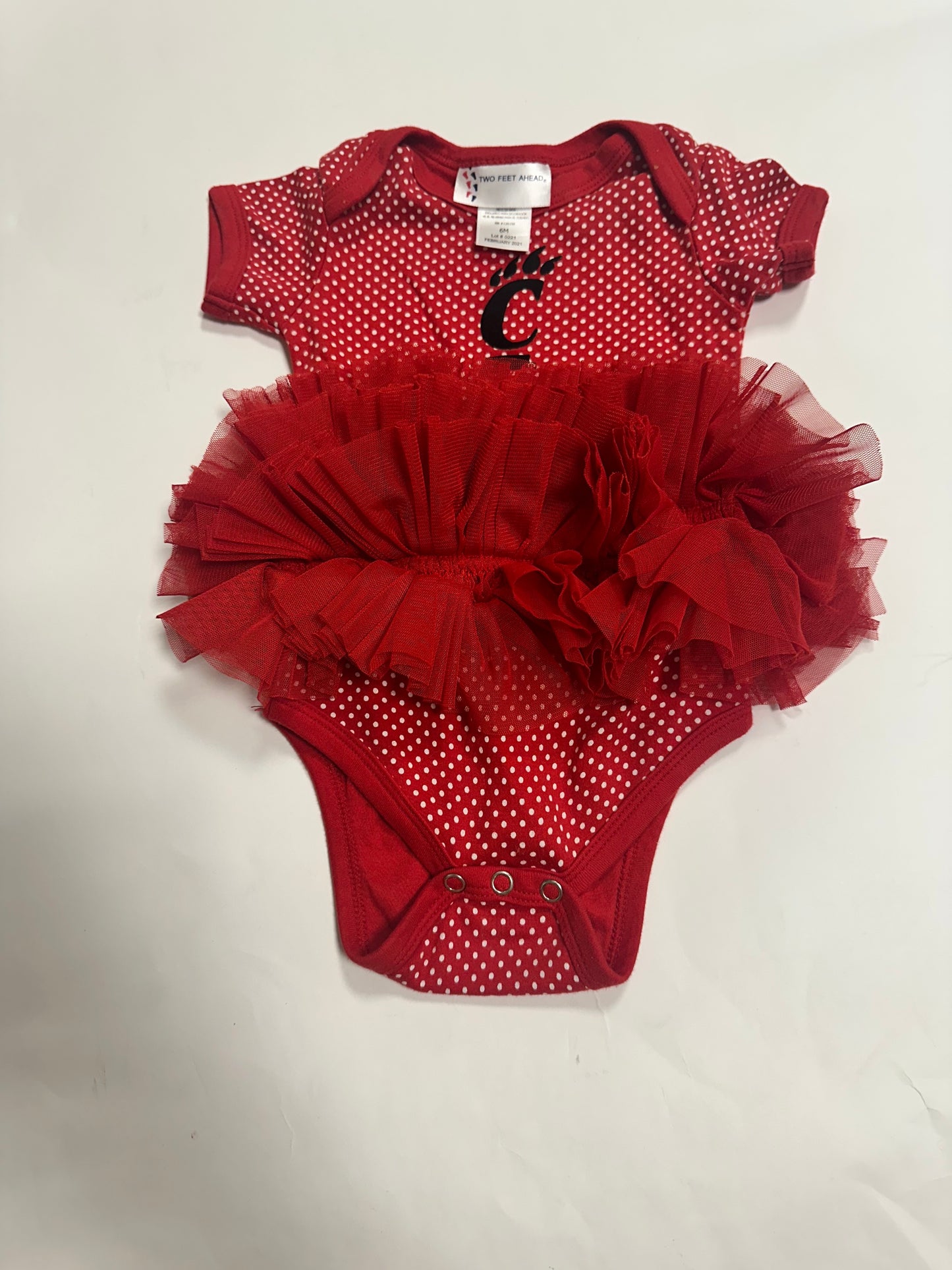 #87 University of Cincinnati girls onsie 6 month