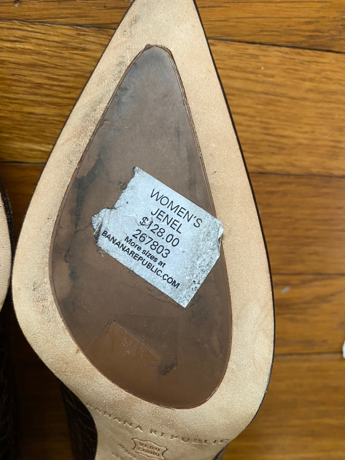 #193 - Banana Republic Leather croc brown heels, Women's Size 7