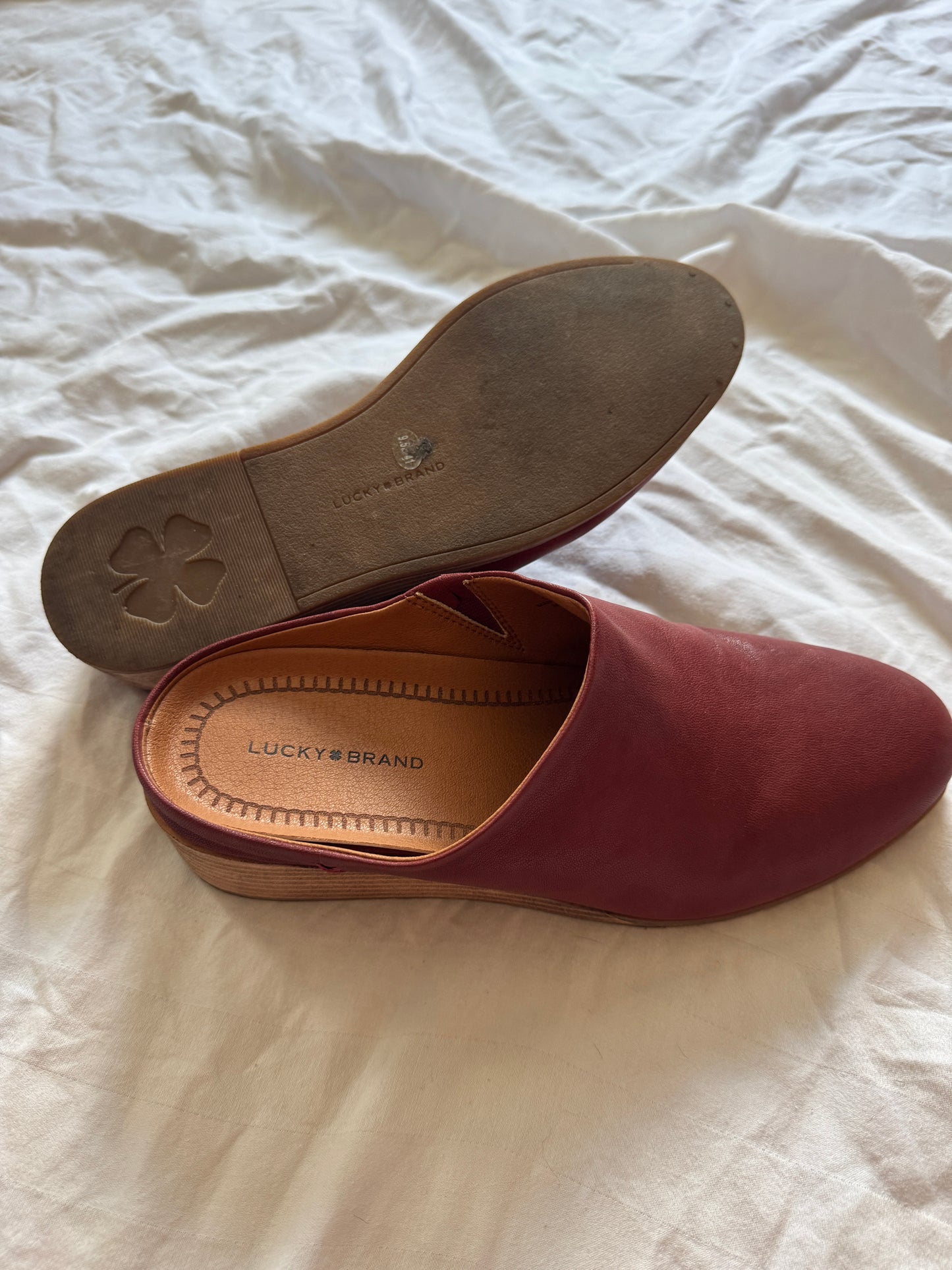 Seller #22 - Lucky brand women’s wedge slides - size 9.5 - GUC