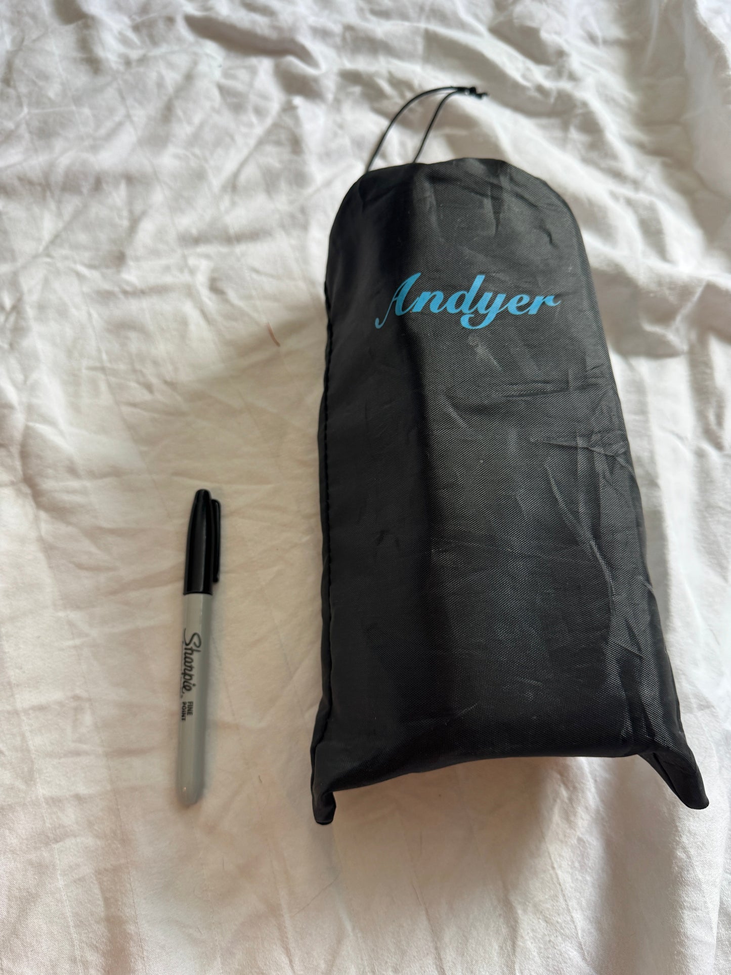 Seller #22 - Airplane footrest - EUC