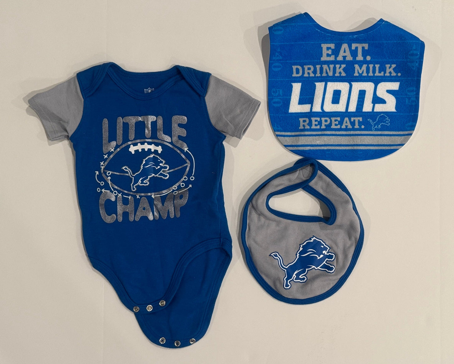 #187 Gender Neutral 3-6m Detroit Lions Onesie and Bib Set