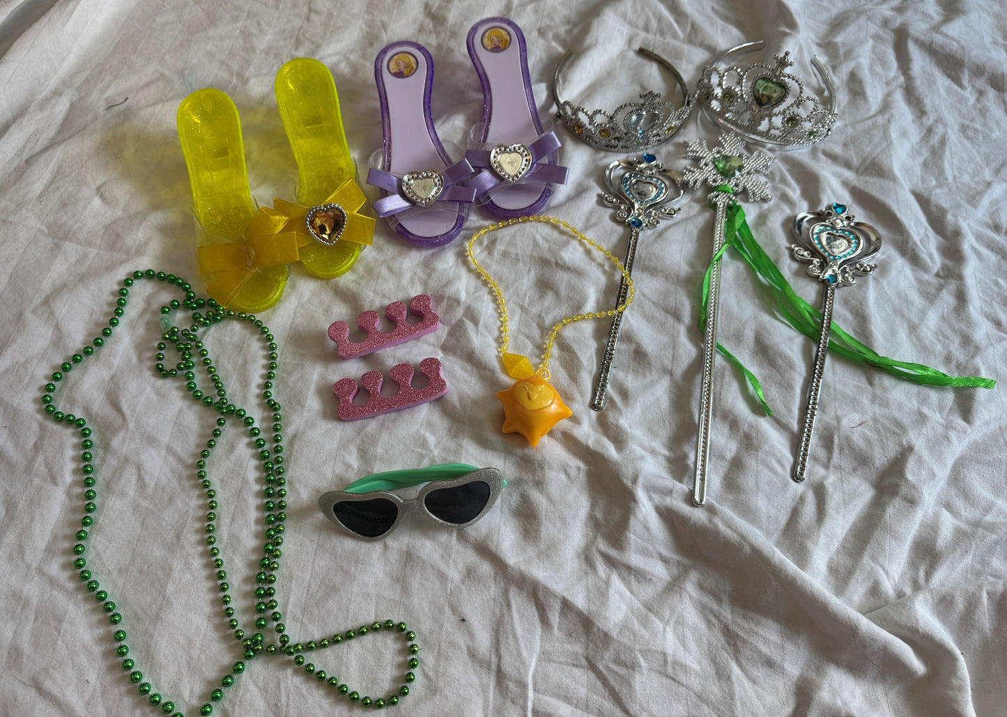 Seller #22 - Dress Up Accessories - PLAY condition